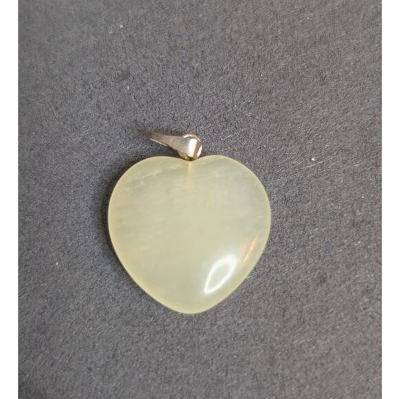 Vintage Pale Yellow/Cream Stone Heart Pendant - Picture 1 of 2